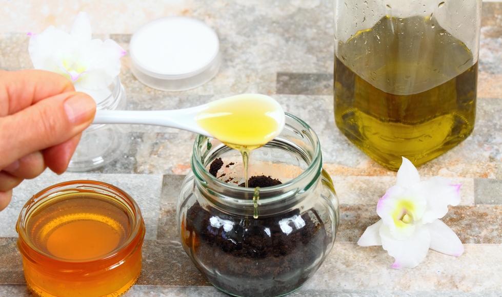Mother Nature's Zit Squad: 5 Natural Acne Treatments